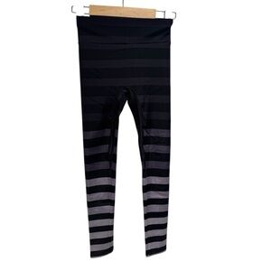 K-DEER striped black & grey designer yoga leggings - size M (approx 8)